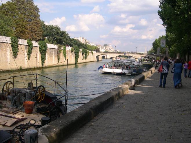  bras de la Seine au pied de Notre-Dame